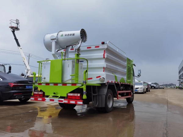 藍牌小多利卡防疫消毒灑水車