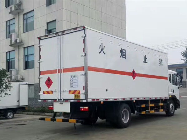 東風(fēng)6.3米(10.3噸)氣體廂式車