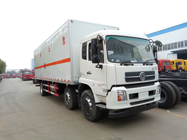 天錦8.6米(14.8噸)液體廂式車