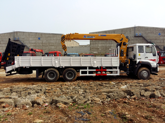 重汽斯太爾后雙橋隨車(chē)吊