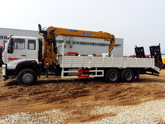 重汽斯太爾后雙橋隨車(chē)吊