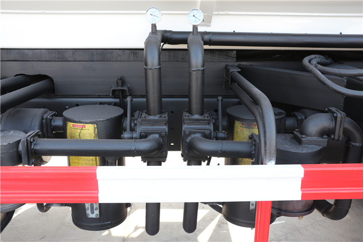 東風(fēng)153(16方)吸污車