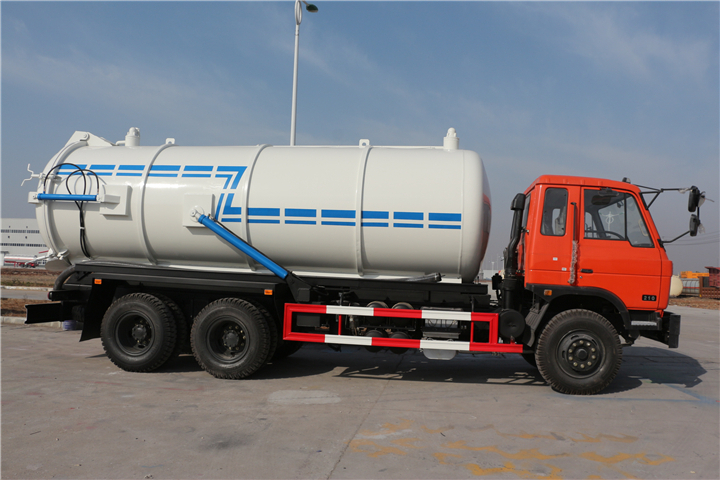 東風(fēng)153(16方)吸污車