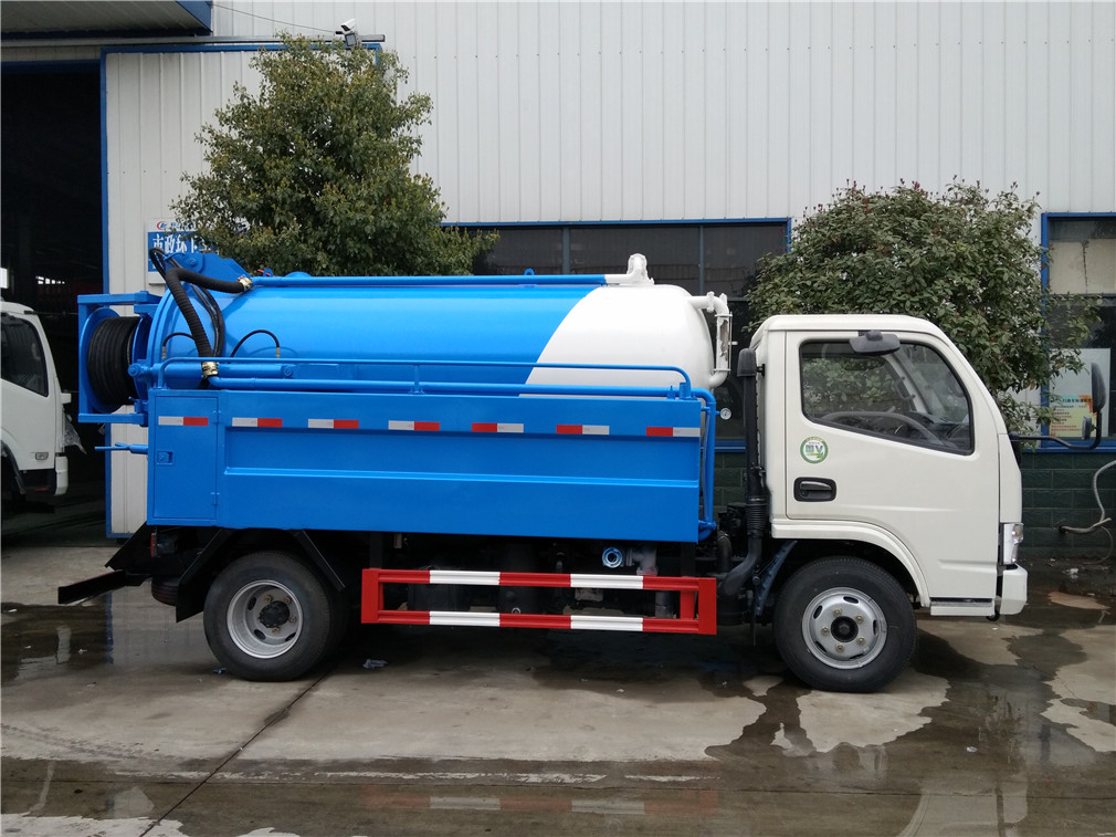 東風(fēng)多利卡(5方)清洗吸污車