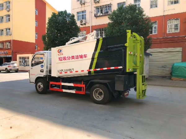 東風(fēng)小多利卡國六后掛桶無泄漏壓縮垃圾車
