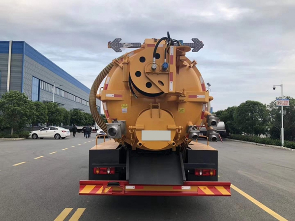 東風天錦清洗吸污車15方(帶副發) 國六