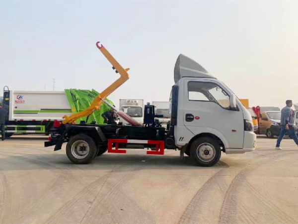 東風(fēng)途逸國六汽油3~4方車廂可卸(鉤臂)式垃圾車