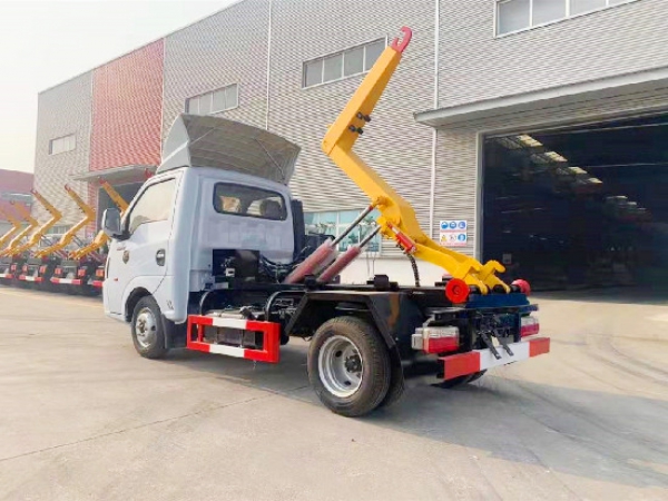 東風(fēng)途逸國六汽油3~4方車廂可卸(鉤臂)式垃圾車