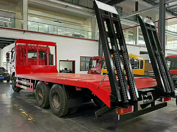 東風(fēng)D17國五后八輪平板拖車