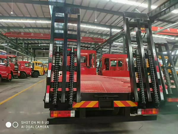 程力前四后八平板拖車