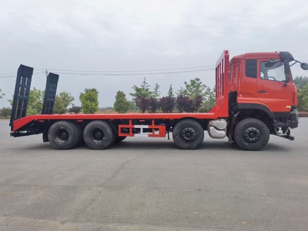 國(guó)六東風(fēng)天龍前四后八平板運(yùn)輸車(chē)，挖機(jī)拖車(chē)價(jià)格