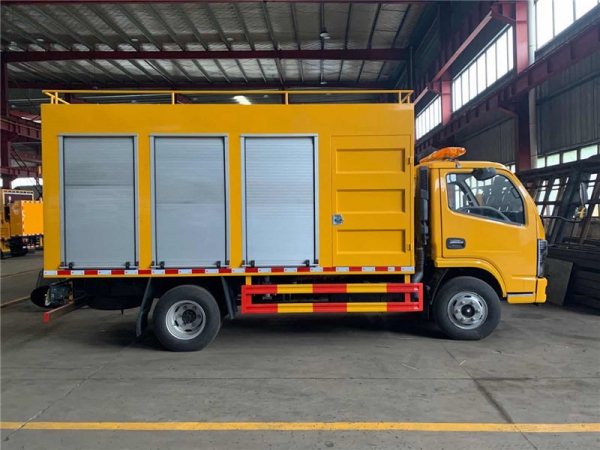 東風(fēng)小多利卡6方污水處理車,凈化車