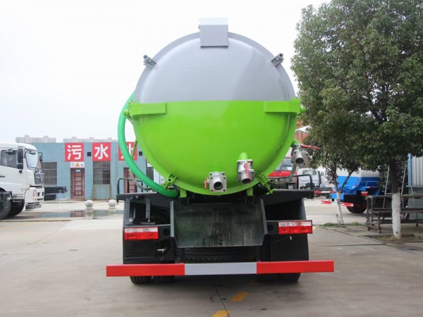 東風(fēng)D9吸污車罐體容積11.5方