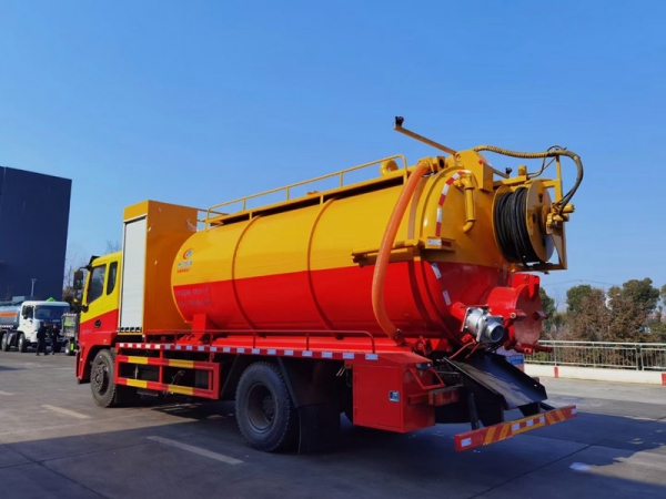 東風(fēng)錦程15方清洗吸污車