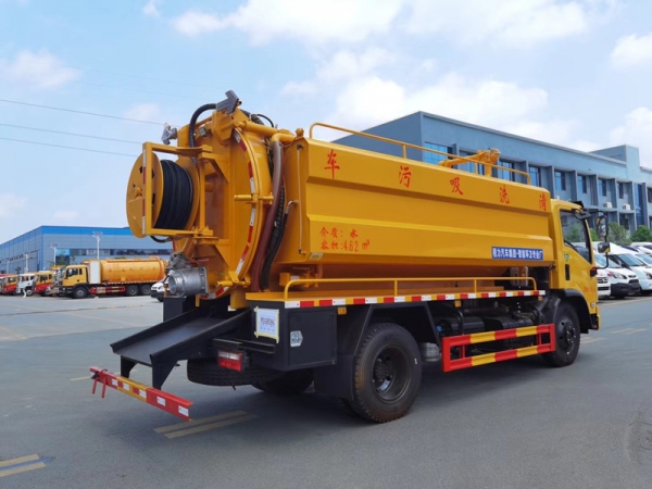 東風(fēng)福瑞卡12.5方清洗吸污車,聯(lián)合疏通車