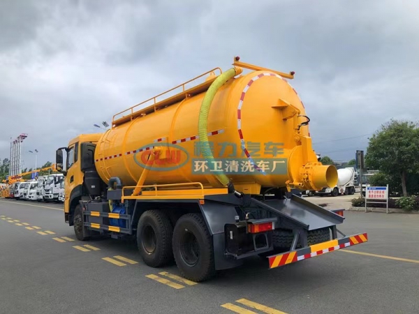東風(fēng)天龍后八輪18.5方吸污車
