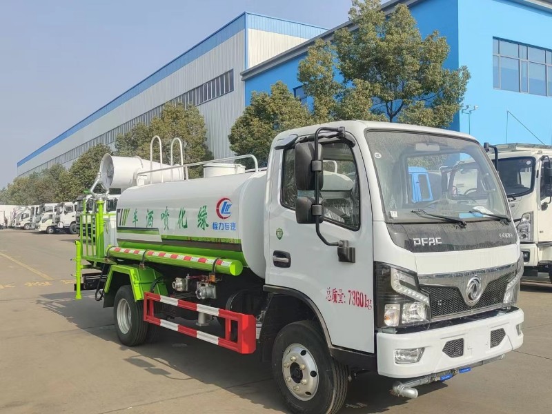 小多利卡5噸綠化噴灑車，30米打藥車